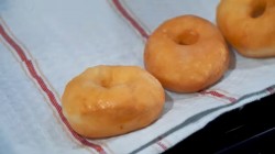 Воздушные сладкие пончики с глазурью на молоке во фритюре - шаг 30 Воздушные сладкие пончики с глазурью на молоке во фритюре - шаг 30