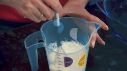 Воздушные сладкие пончики с глазурью на молоке во фритюре - шаг 5 Воздушные сладкие пончики с глазурью на молоке во фритюре - шаг 5