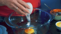 Воздушные сладкие пончики с глазурью на молоке во фритюре - шаг 8 Воздушные сладкие пончики с глазурью на молоке во фритюре - шаг 8