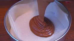 название картинки Воздушный бисквит для торта на кефире