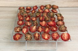 название картинки Вяленые помидоры в духовке на зиму