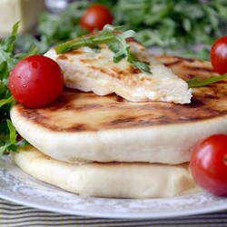 Хачапури с творогом и сыром на сковороде