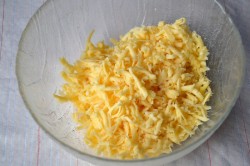 Хачапури с творогом и сыром на сковороде - шаг 5