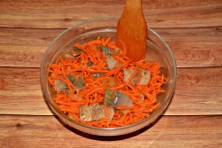 Хе из скумбрии по корейски с морковью