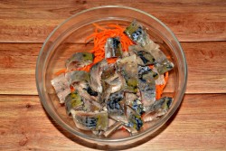 Хе из скумбрии по корейски с морковью