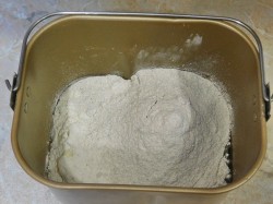 название картинки Вкусный серый хлеб в хлебопечке