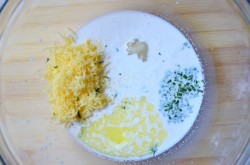 Хлебные палочки с сыром и базиликом