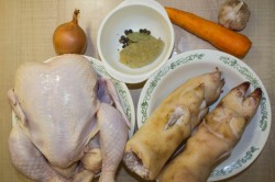 название картинки Холодец из курицы и свиных ножек