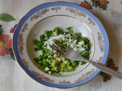 Холодник из щавеля на кефире - шаг 5