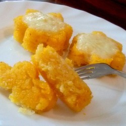 Итальянская кукурузная полента с сыром