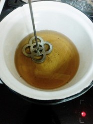 Хворост из жидкого теста на молоке и водке - шаг 2