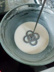 Хворост из жидкого теста на молоке и водке - шаг 3