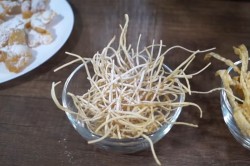 название картинки Хворост с коньяком жареный в подсолнечном масле