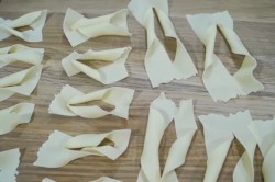 название картинки Хворост с коньяком жареный в подсолнечном масле