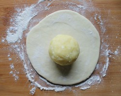 Хычины с картошкой и сыром на сковороде