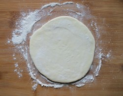 Хычины с картошкой и сыром на сковороде