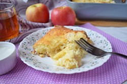 Яблочная запеканка