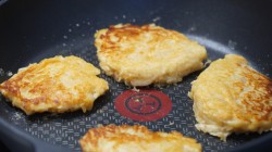 Яблочно-банановые оладьи - шаг 7