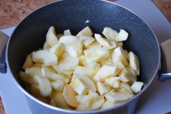 Яблочное пюре Неженка