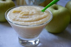 Яблочное пюре Неженка