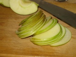 название картинки Десерт из слоеного теста Белые розы