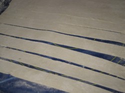 название картинки Десерт из слоеного теста Белые розы