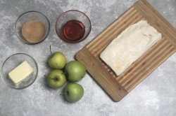 Яблочный пирог из слоеного теста