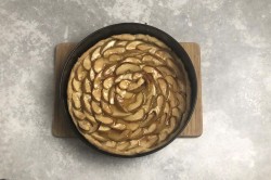 Яблочный пирог из слоеного теста