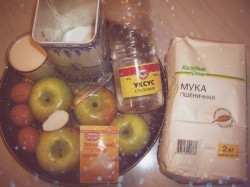 название картинки Яблочный пирог на сковороде быстро и вкусно