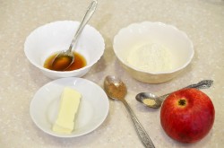 название картинки Яблоки на сковороде жареные