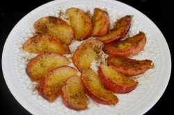 название картинки Яблоки на сковороде жареные