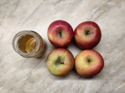 название картинки Яблоки с медом запеченные в микроволновке