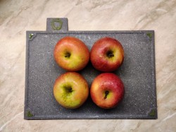 название картинки Яблоки с медом запеченные в микроволновке