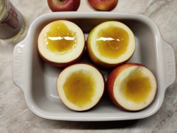 название картинки Яблоки с медом запеченные в микроволновке