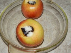 название картинки Яблоки со сметаной в духовке