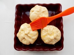 название картинки Яблоки запеченные в дрожжевом тесте в духовке