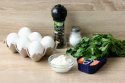 Яйца фаршированные печенью трески - шаг 1 Яйца фаршированные печенью трески - шаг 1