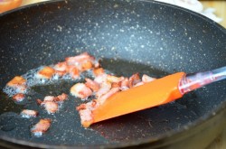 название картинки Яйца на завтрак в горшочках