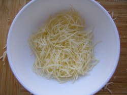 Колбаса сыр яйца на сковороде