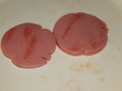 название картинки Яичница с колбасой