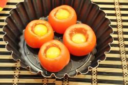 Яйца  в помидоре жареные