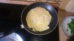 Яичные завернушки с петрушкой