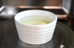 Яйцо пашот в микроволновке