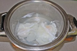 Яйца бенедикт на завтрак