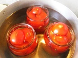 Помидоры на зиму в желе с петрушкой и кинзой - шаг 4