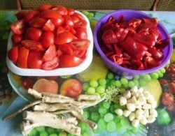 Сырая аджика с хреном и помидорами на зиму