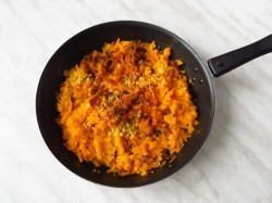 Закрытый творожный пирог с тыквой