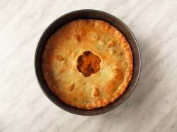 Закрытый творожный пирог с тыквой