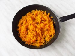 Закрытый творожный пирог с тыквой