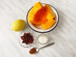 Закрытый творожный пирог с тыквой